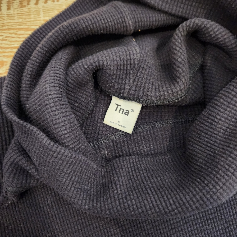 TNA Charcoal Ribbed Turtleneck - Picture 3 of 3